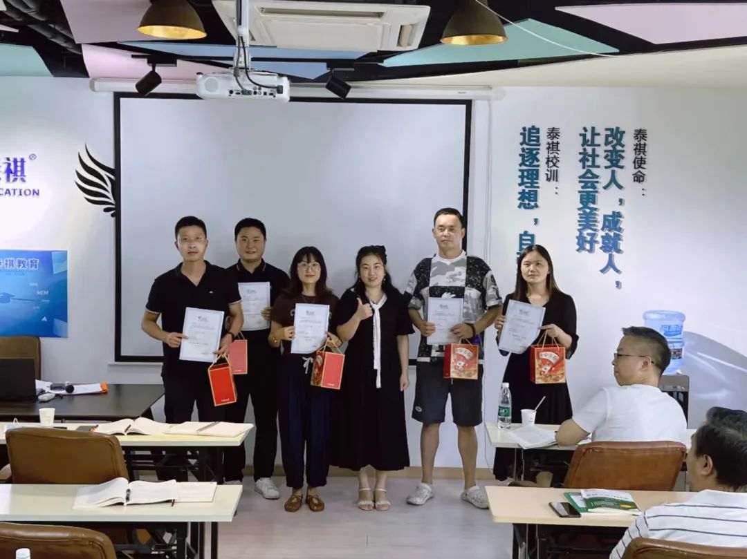 班级发奖-8.jpg